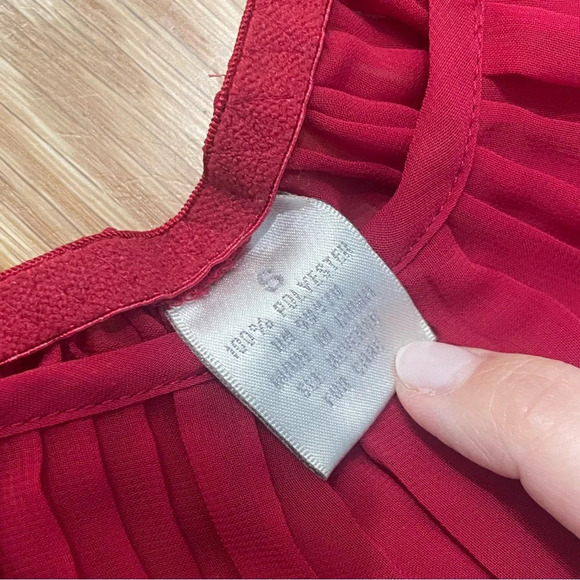 Vintage Y2K Pleated Burgundy Red Sheer High Waisted Cropped Pants Size Small - Picture 3 of 3